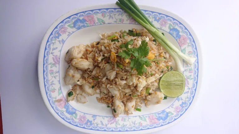 Khao Phad Pu Chang Phueak