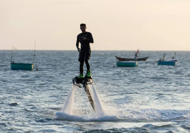 Fly boarding - Wisata Nusa DuaPexels | Serg Alesenko