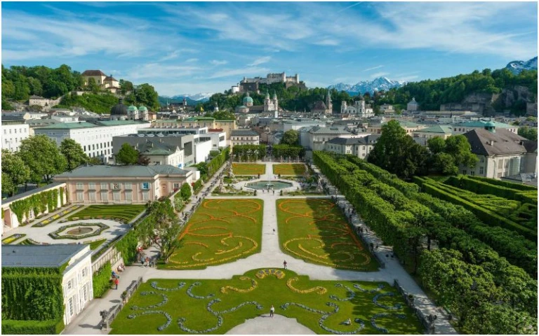 wisata ramah muslim austria