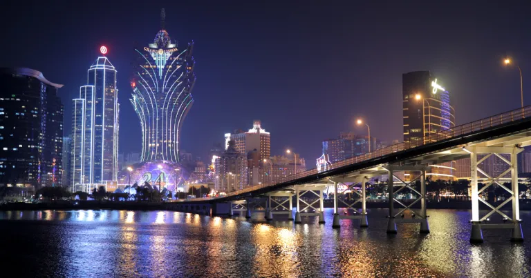 Wisata Populer Macau - Nam Van Lake