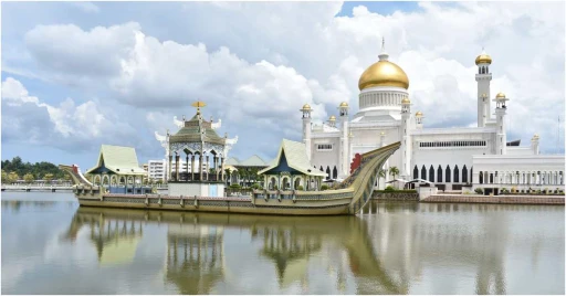 image for article Brunei Buka Perbatasan Untuk Traveler Asing, Ini Syarat Perjalanan Yang Harus Dipenuhi