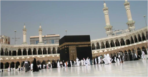 image for article Pemberangkatan Umrah Ditunda Hingga 2022, Dievaluasi Pada 2 Januari