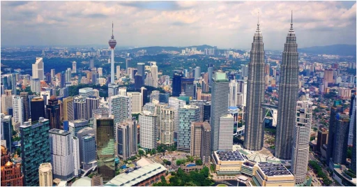 image for article Malaysia Berencana Buka Perbatasan Untuk Wisata Pada Desember 2021
