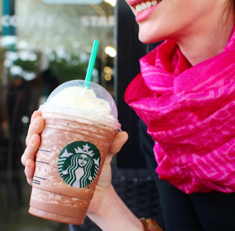 Menu Rahasia Starbucks - Red Velvet Frappuccino