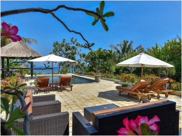 airbnb di Bali dengan pemandangan laut