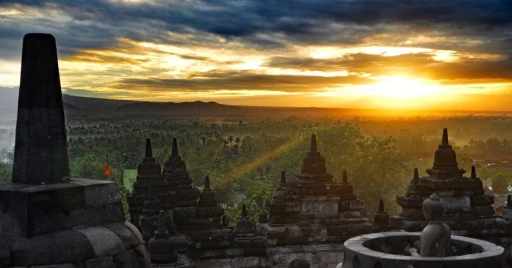 image for article Tidak Hanya Borobudur, 12 Candi Di Magelang Ini Juga Instagrammable