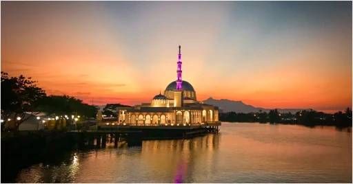 image for article 9 Tempat Wisata Di Kuching Yang Instagrammable Dan Menarik Untuk Dikunjungi