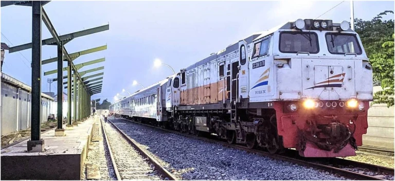 Pt Kai Promo Diskon Tiket Kereta Api Sambut Hut Ri Ke 75