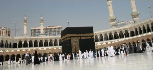 image for article Umrah Ke Arab Saudi Ditiadakan Sementara, Haji Belum Ditentukan