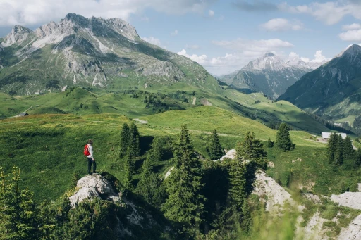 image for article Desa-desa dengan Pegunungan yang Menakjubkan Ini adalah Surga bagi Semua Wisatawan – Jelajahi Wilayah Arlberg Austria!