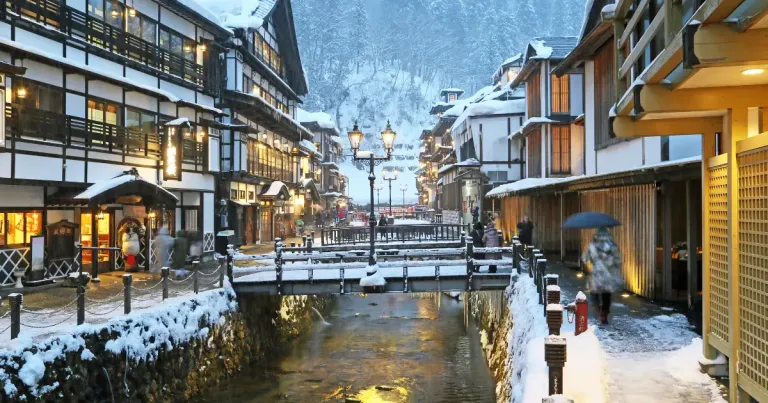 Wisata Musim Dingin Jepang - Ginzan Onsen