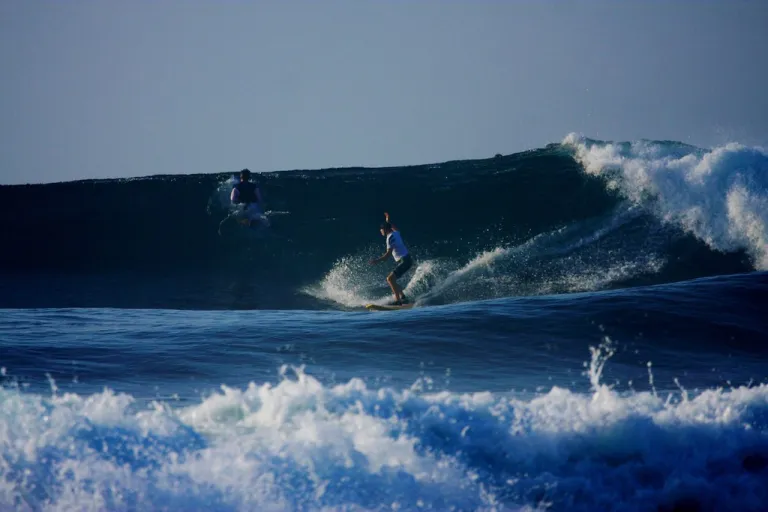 Gambar 9. Surf Bali&rsquo;s Famous Rainy-Season Waves