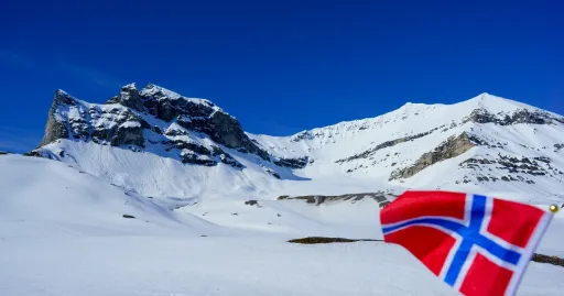 image for article Svalbard, Norwegia: Petualangan Seru ke Ujung Dunia Paling Utara