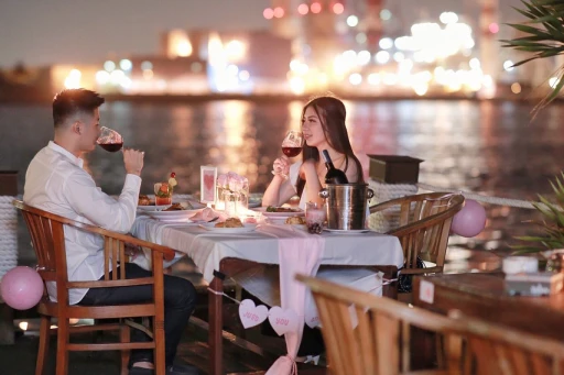 image for article 8 Tempat Makan Di Jakarta Dengan Nuansa Romantis Dan View Keren