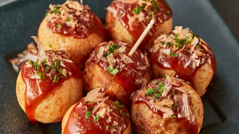 Makanan Khas Musim Semi Jepang - Takoyaki