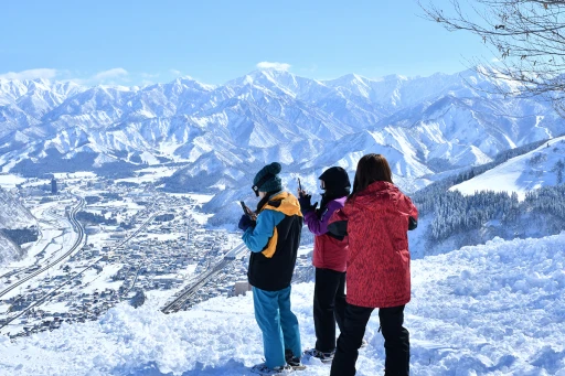 image for article Musim Dingin Di Nagano & Niigata: Resort Ski, Nikmati Hidangan Hotpot Di Igloo & Delapan Aktivitas Seru Lainnya