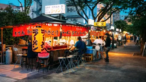 image for article 7 Tempat Makan Kaki Lima Terlezat di Seluruh Dunia