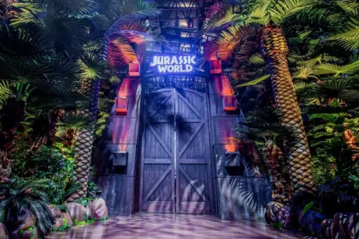 image for article Berpetualang di Jurassic World Thailand, Wisata Dinosaurus Terbesar Buka di 2025