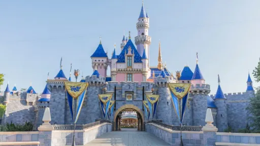 image for article Disneyland Pertama di Timur Tengah Akan Dibangun di Abu Dhabi 