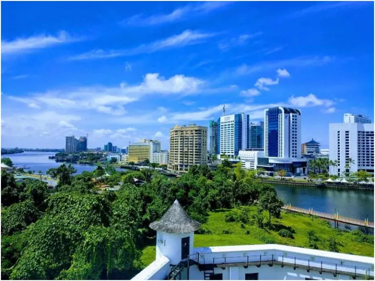 Panduan wisata ke kuching