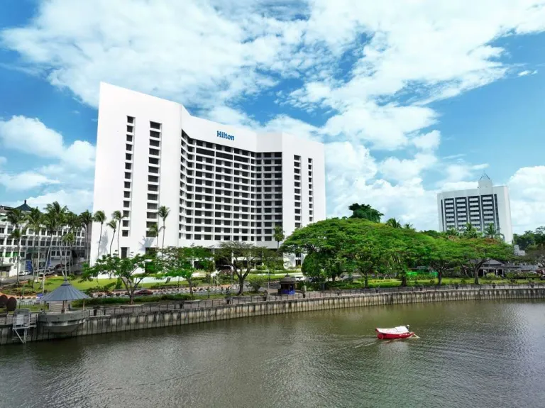Hotel terbaik di kuching