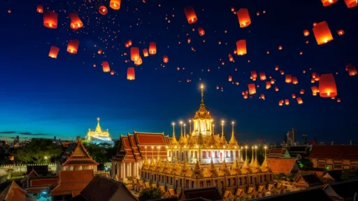 image for article Pemandangan Magis Ribuan Lentera di Festival Yi Peng 2025, Chiang Mai