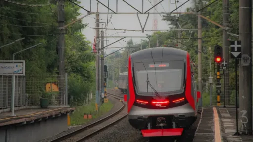 image for article Rangkaian KRL Baru Yang Lebih Modern Sudah Beroperasi