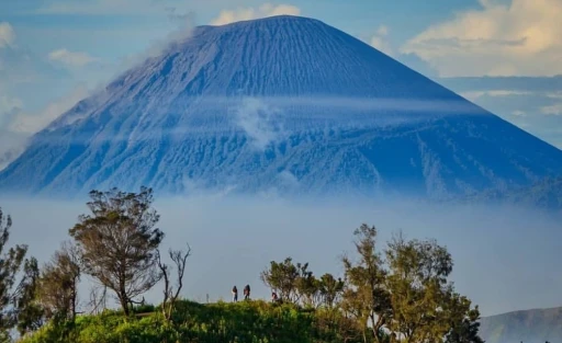 image for article Tiket Masuk Gunung Bromo Dan Gunung Semeru Alami Kenaikan