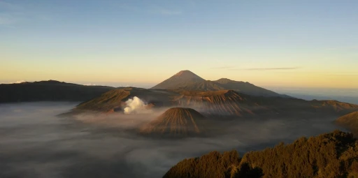 image for article Jalur Pendakian Gunung Semeru Kembali Dibuka 12 Mei