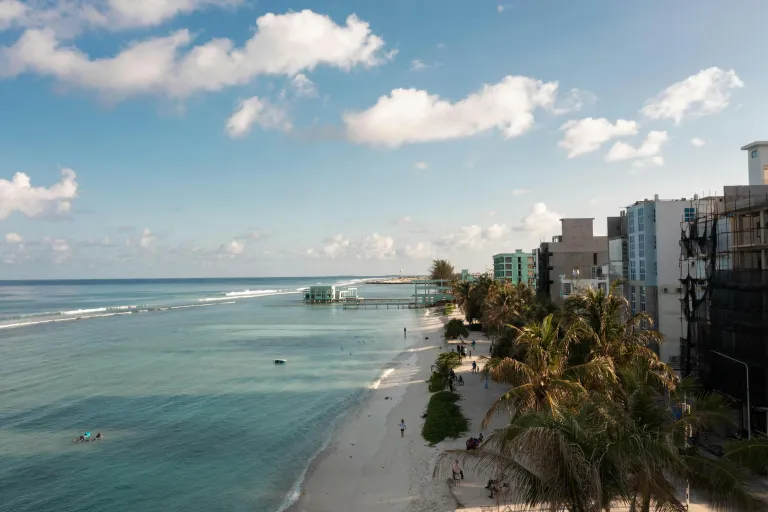 Wisata Maldives - Hulhumale Beach