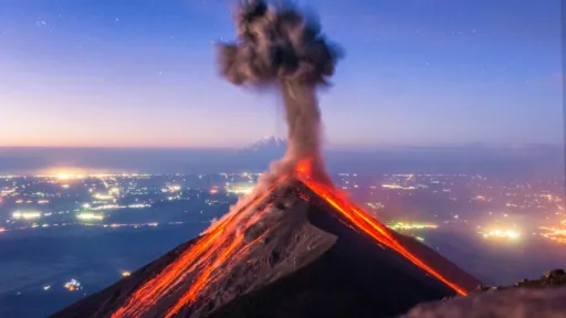 image for article Erupsi Dahsyat Gunung Lewotobi Laki-Laki, Puluhan Penerbangan ke Bali Dibatalkan