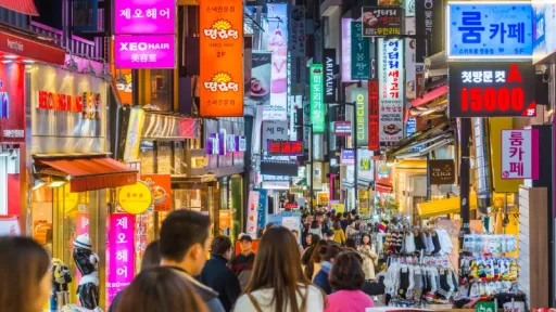 image for article Rekomendasi Tempat Belanja Skincare dan Makeup Korea di Hongdae, Seoul