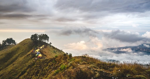 image for article Masih Disurvei, Jalur Pendakian Rinjani Belum Dibuka Untuk Umum