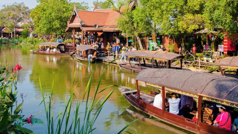 Wisata Ayutthaya Thailand - Ayothaya Floating Market