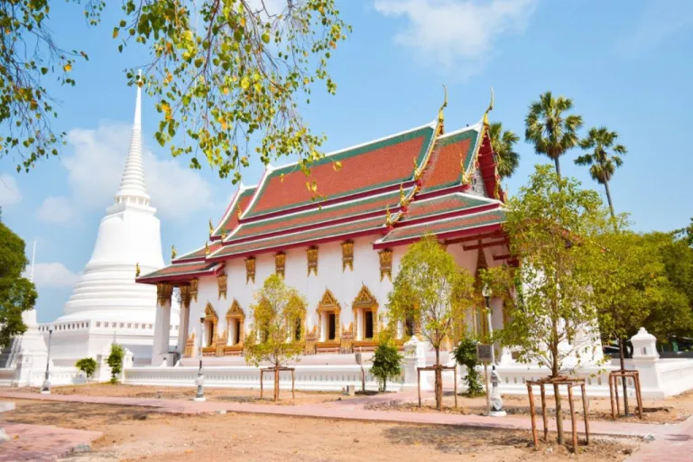 Wisata Ayutthaya Thailand - Wat Suwan Dararam Ratchaworawihan