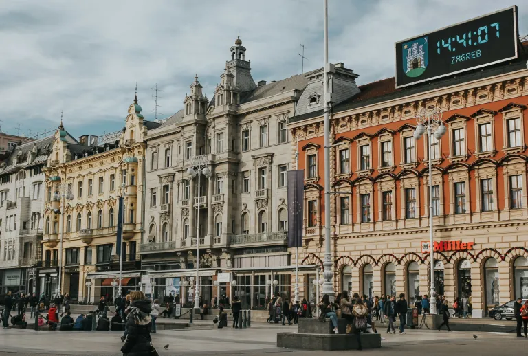Wisata Zagreb Kroasia - Ban Josip Jelačić Square