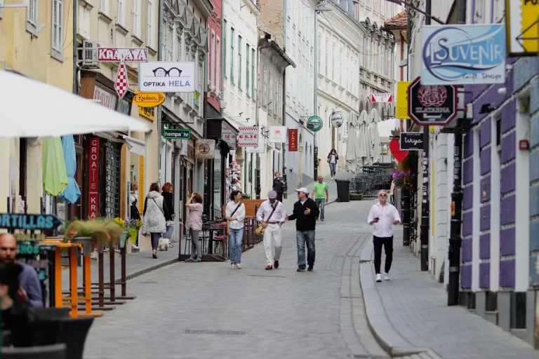 Wisata Zagreb Kroasia - Tkalčićeva Street