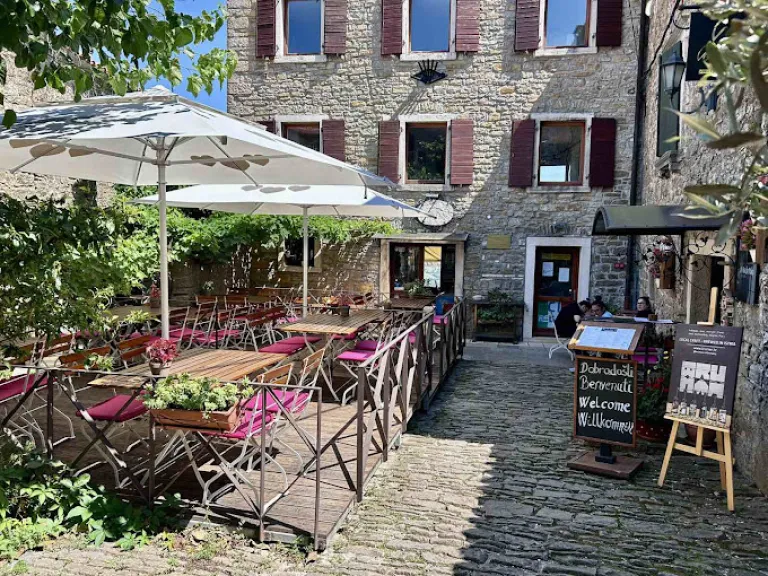 Restoran Groznjan Kroasia - Restaurant aModoMio
