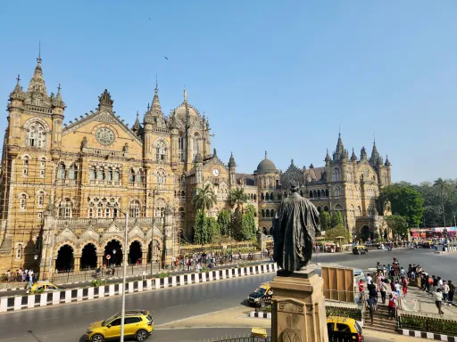 image for article 10 Wisata di Mumbai, Pusat Perfilman Hollywood India Yang Menarik Untuk Dikunjungi