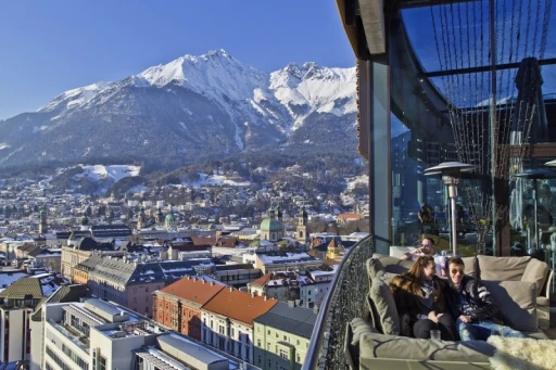 image for article Panduan Perjalanan Ke Innsbruck: Itinerary Tiga Hari, Aktivitas Yang Harus Dilakukan & Banyak Lagi Lainnya!