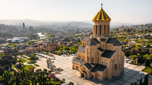 image for article 12 Destinasi Wisata di Tbilisi, Ibu Kota Georgia Yang Harus Kamu Kunjungi
