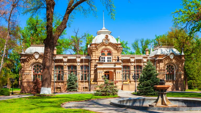 Wisata Tashkent, Uzbekistan - Romanov Palace