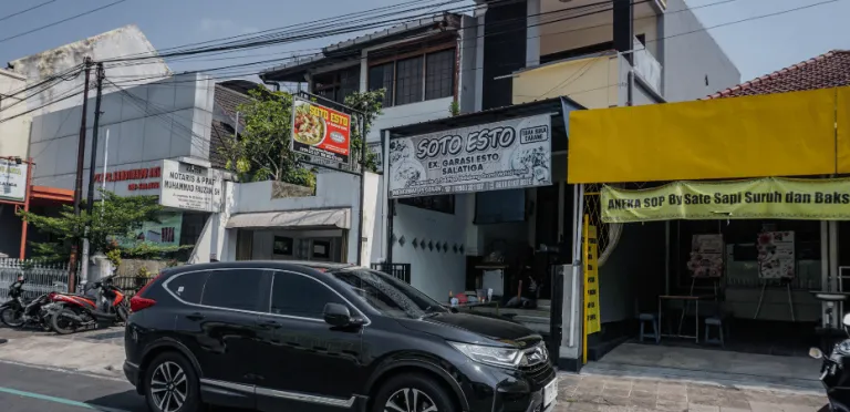 Tempat Makan Kuliner Legendaris Salatiga - Soto Esto