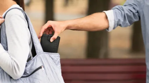 image for article Cara Ampuh Menghindari Copet di Eropa: Tips Anti-Maling Saat Liburan