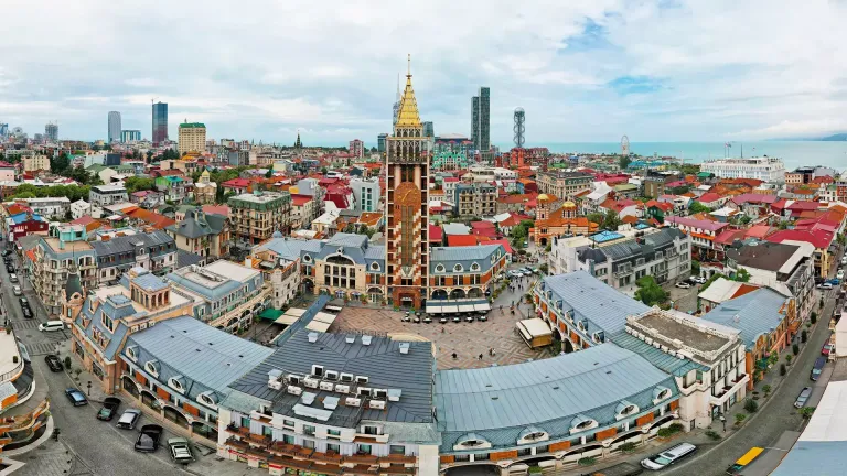 Wisata Georgia - Batumi Piazza Square