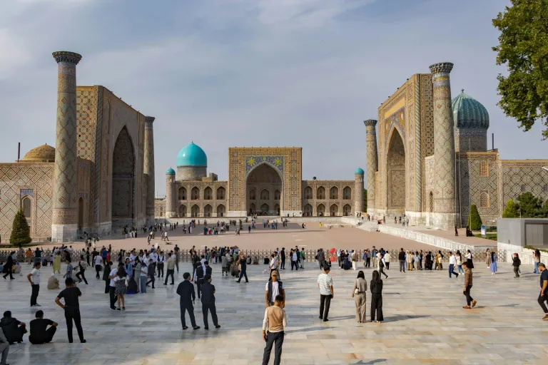 Wisata Populer Uzbekistan - Registan Square