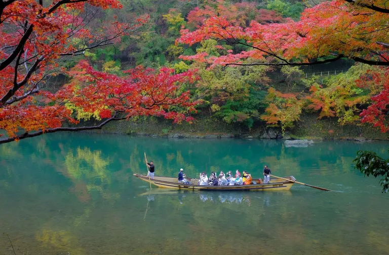 Tempat Wisata Musim Gugur Jepang - Hozugawa River