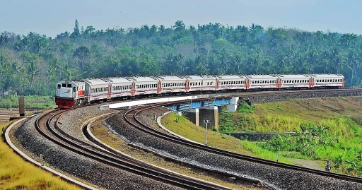 image for article Kereta Joglosemarkerto Antar Traveler Keliling Yogyakarta Dan Jawa Tengah