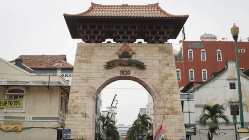 image for article 10 Kuliner Pasar Baru Jakarta: Dari Makanan Legendaris Sampai Kafe Kekinian yang Wajib Kamu Datangi