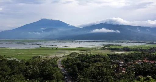image for article Wisata Ambarawa, Kota Di Tengah Pegunungan Yang Memikat